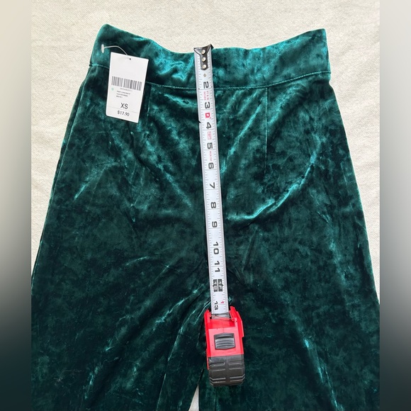 Forever 21 Emerald Green pants - Picture 2 of 10